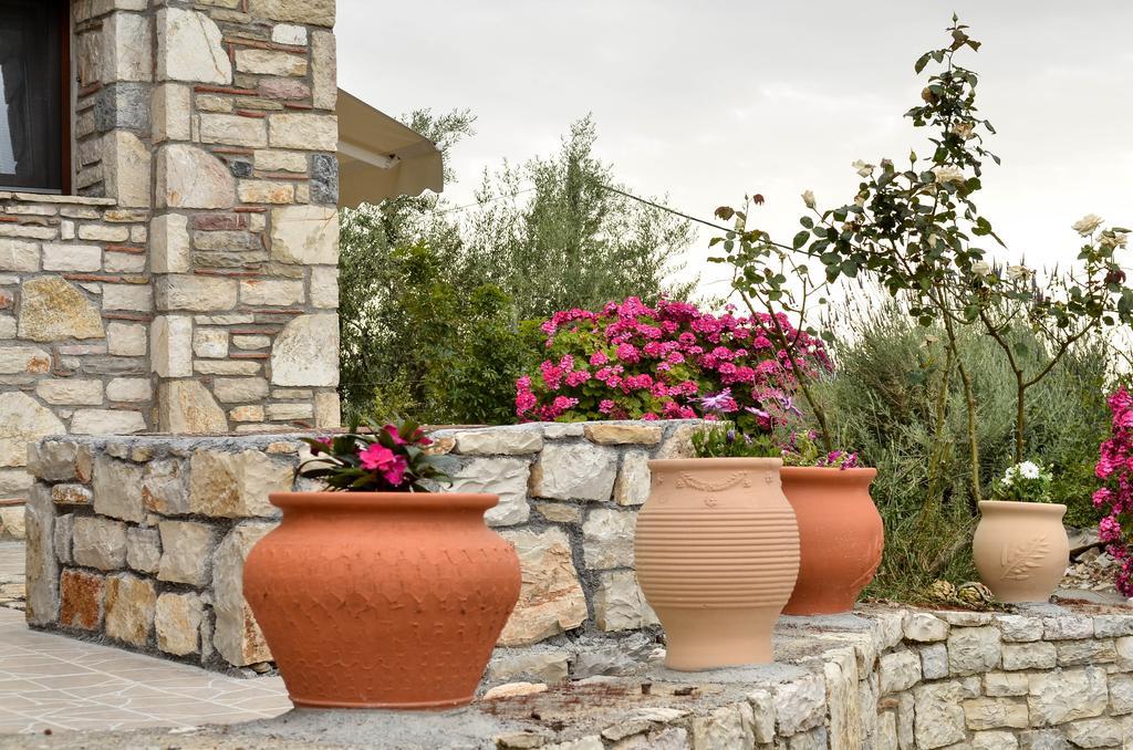 Ellinas Homes Megali Mantineia エクステリア 写真
