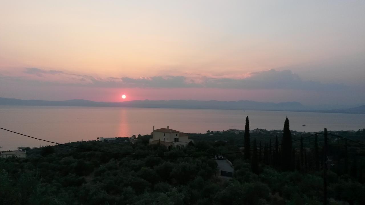 Ellinas Homes Megali Mantineia エクステリア 写真