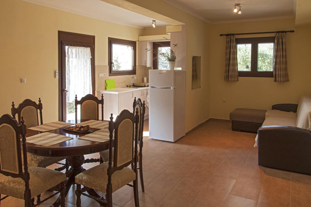 Ellinas Homes Megali Mantineia エクステリア 写真